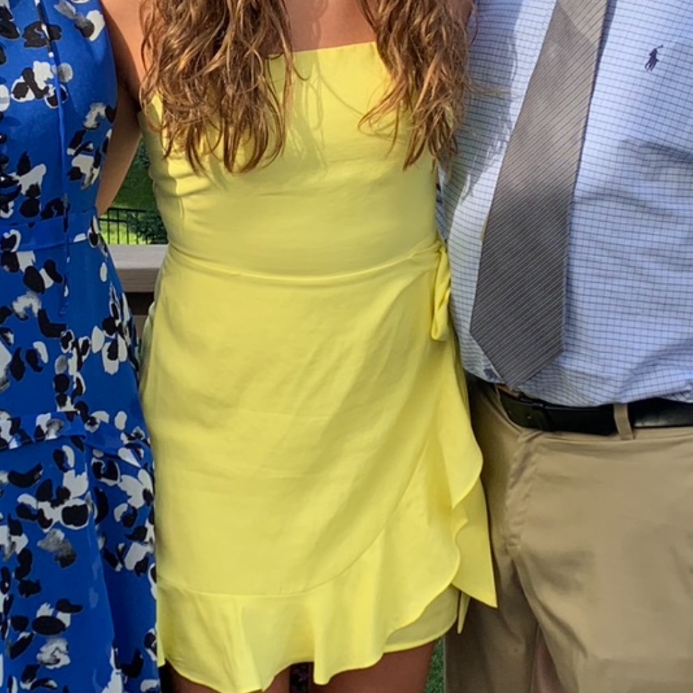 Gorgeous yellow cocktail dress.